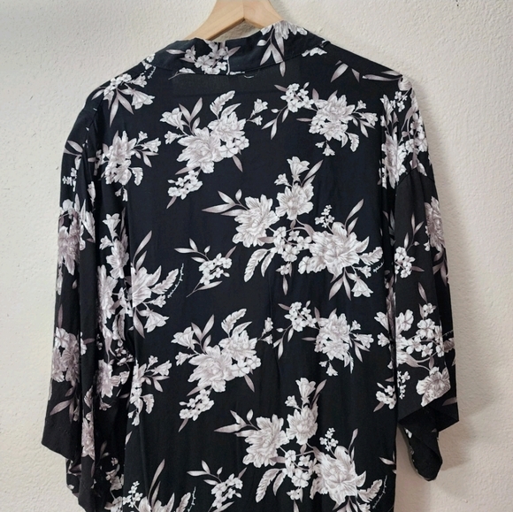 Spiritual‎ Gangster • Kimono - Picture 4 of 11